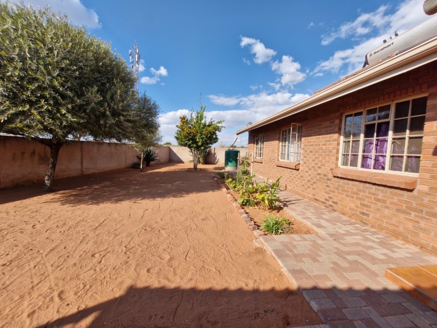4 Bedroom Property for Sale in Kathu Northern Cape